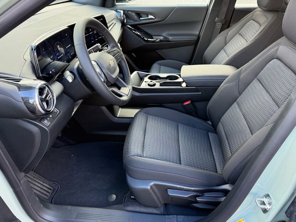 New 2026 Chevrolet Equinox LT image 5