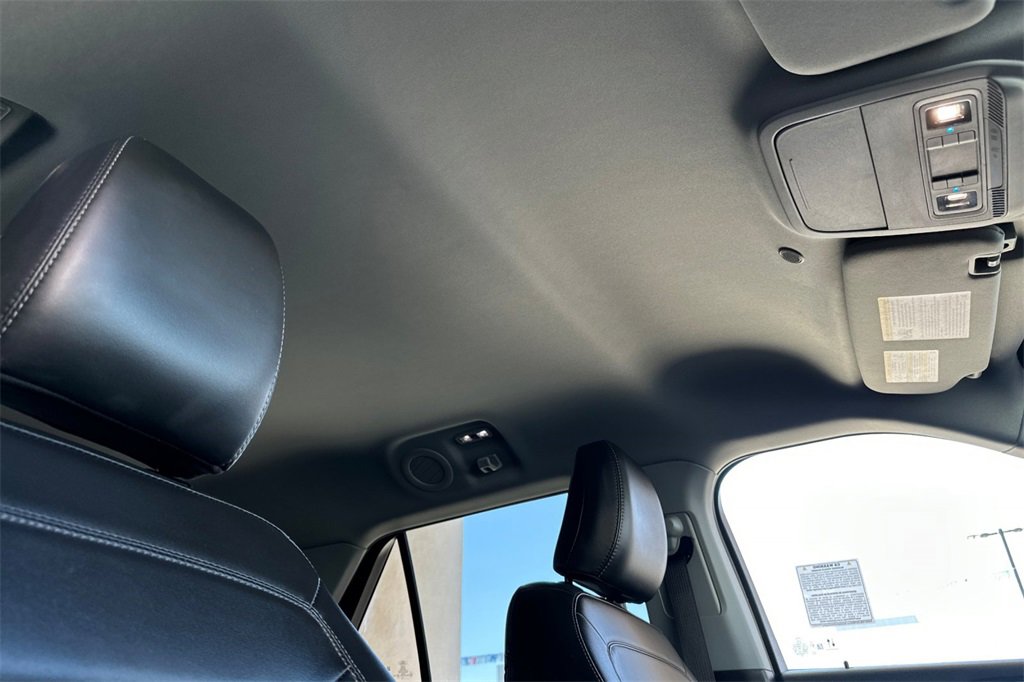 Used 2022 Ford Explorer XLT w/ Equipment Group 202A image 21