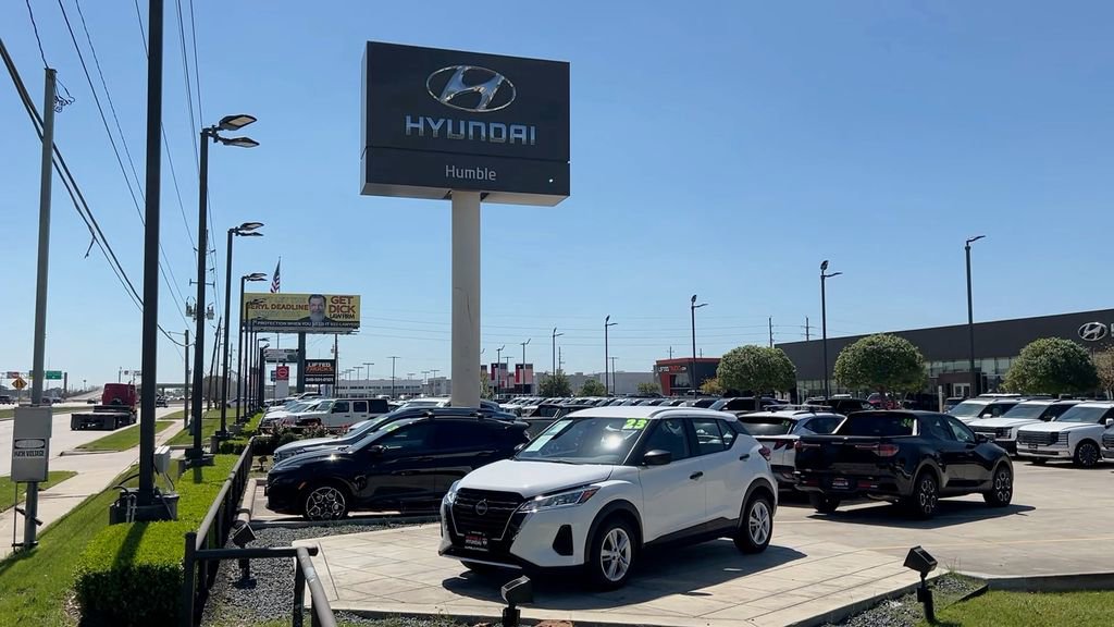 Used 2023 Nissan Kicks S image 41