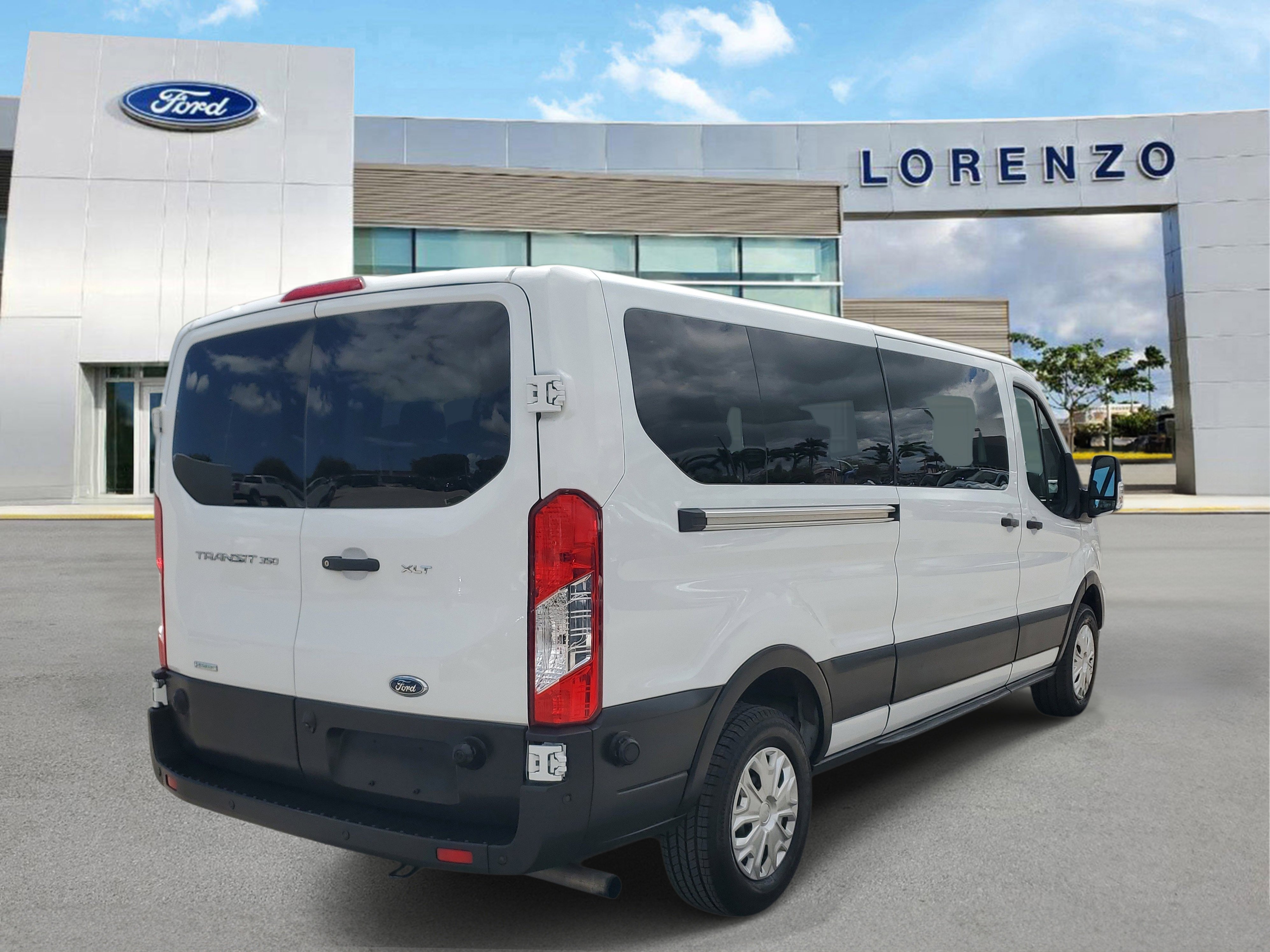 Used 2024 Ford Transit 350 XLT image 5