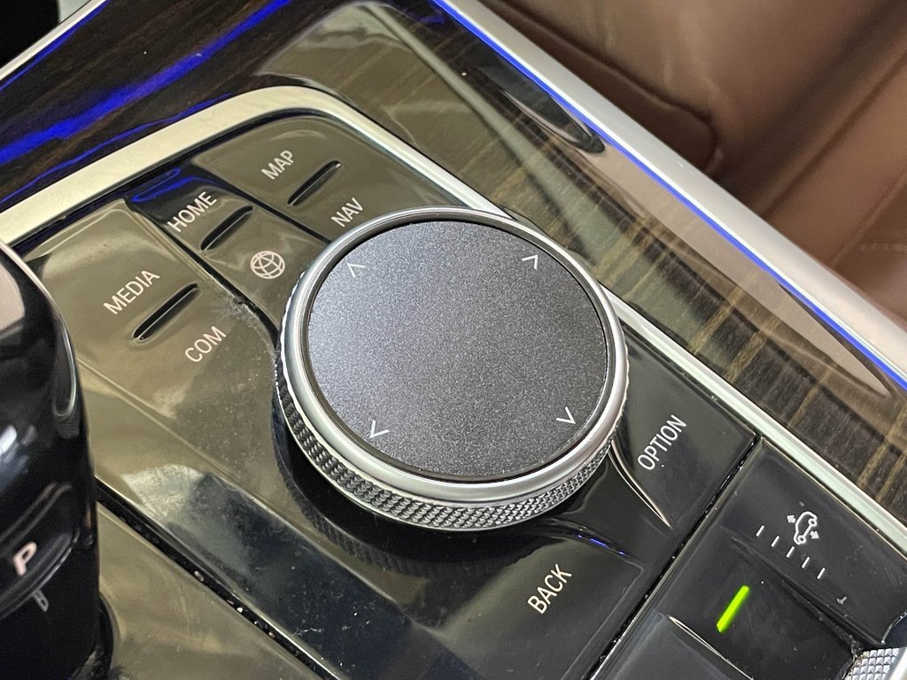 Used 2021 BMW X7 xDrive40i w/ Premium Package image 19