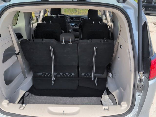 Used 2024 Chrysler Voyager LX image 27