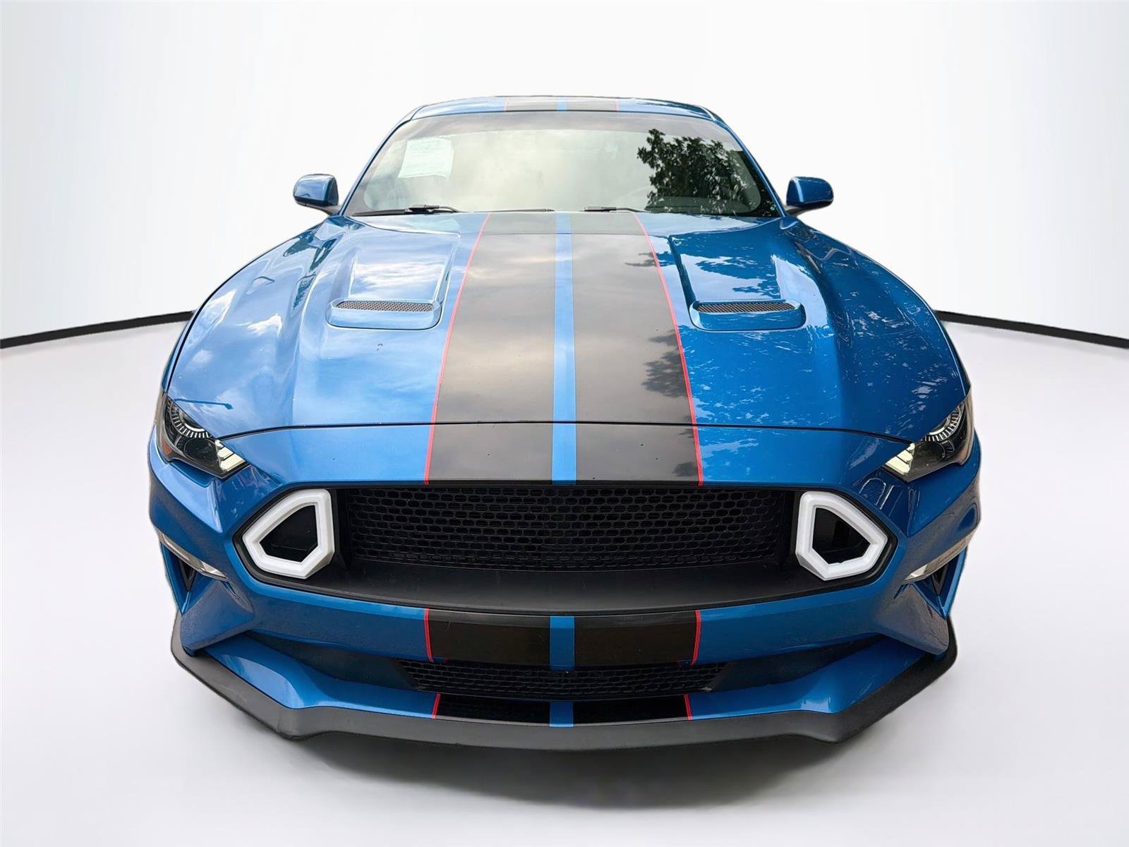 Used 2019 Ford Mustang GT RWD image 3