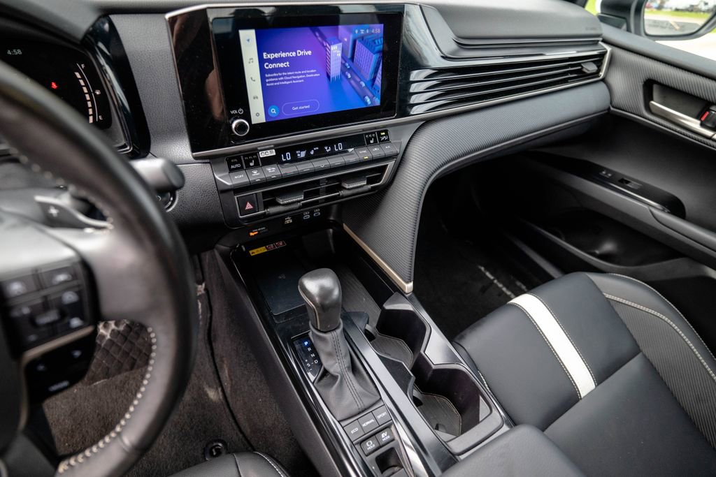 Used 2025 Toyota Camry SE w/ Convenience Package image 21