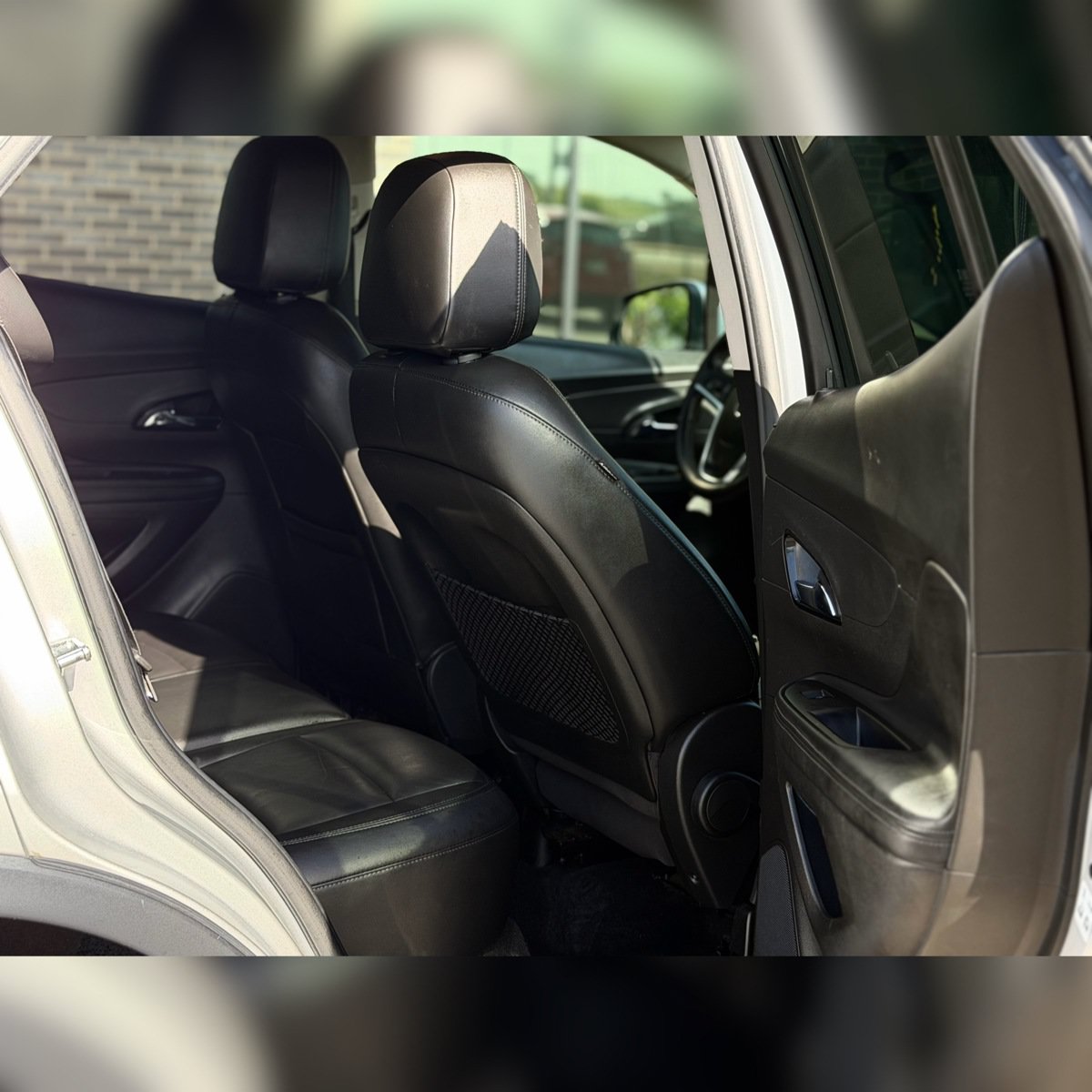 Used 2017 Buick Encore Essence w/ Experience Buick Package FWD image 8