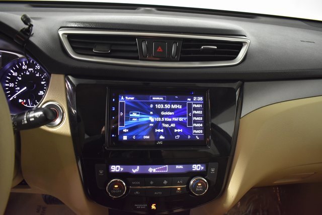 Used 2015 Nissan Rogue SV image 19