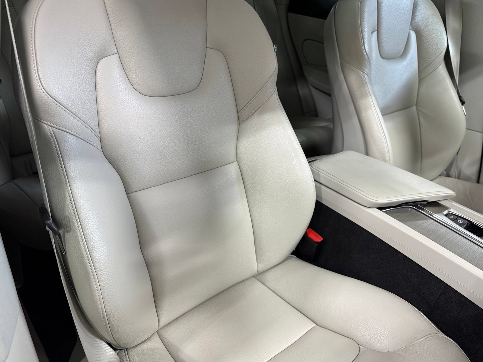 Used 2023 Volvo XC60 B5 Plus w/ Climate Package AWD/4WD image 53