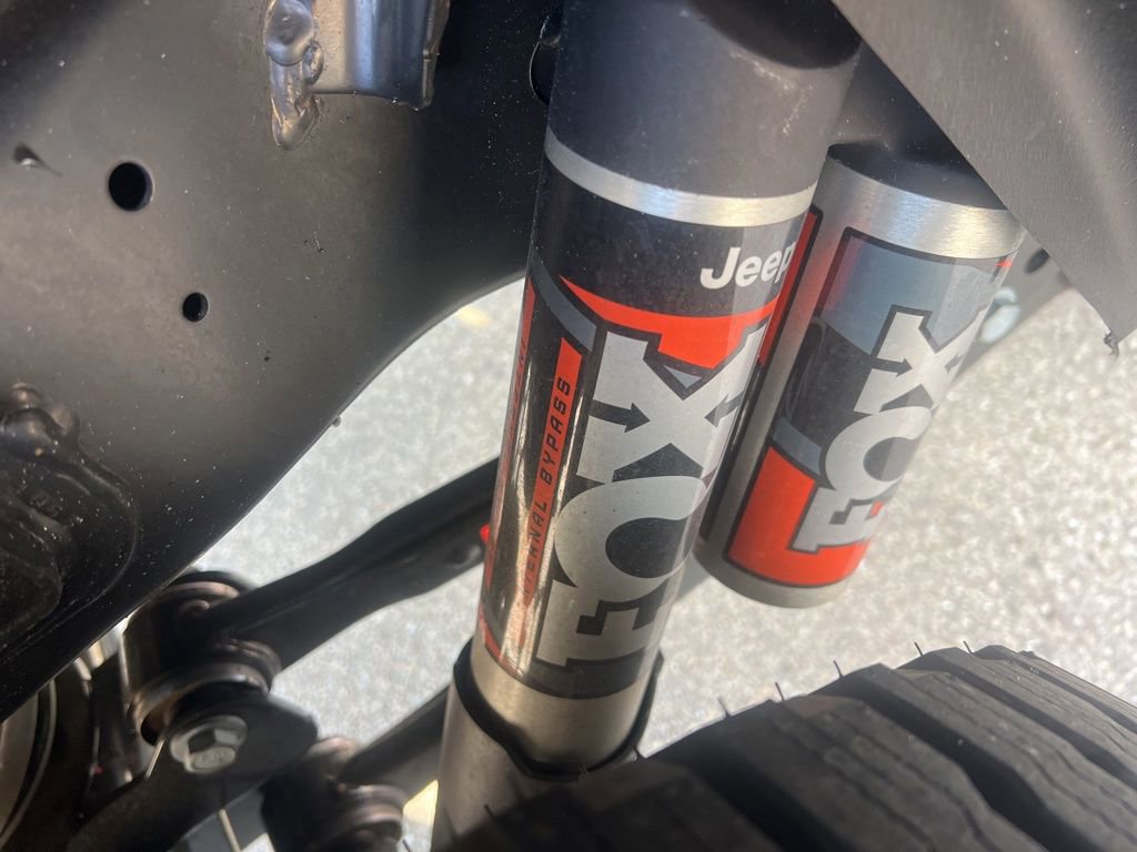 Certified 2025 Jeep Gladiator Mojave w/ Safety Group image 33