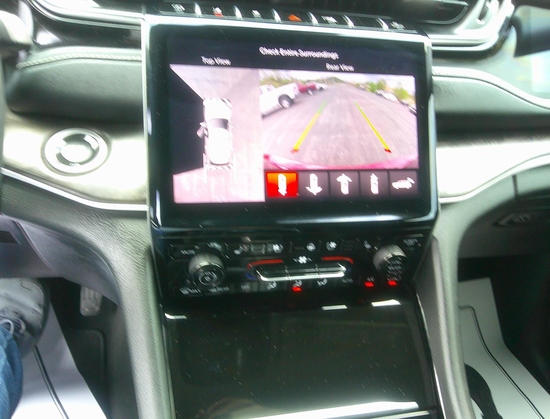 Used 2023 Jeep Grand Cherokee Limited w/ Luxury Tech Group II AWD/4WD image 11