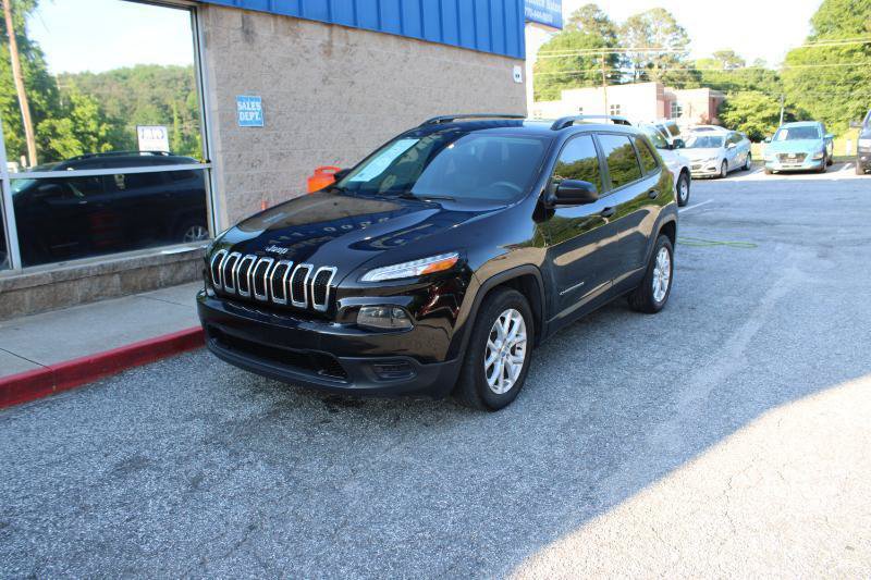 Used 2017 Jeep Cherokee Sport FWD image 3