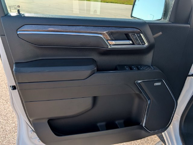 Used 2024 Chevrolet Silverado 1500 LTZ w/ Technology Package RWD image 10