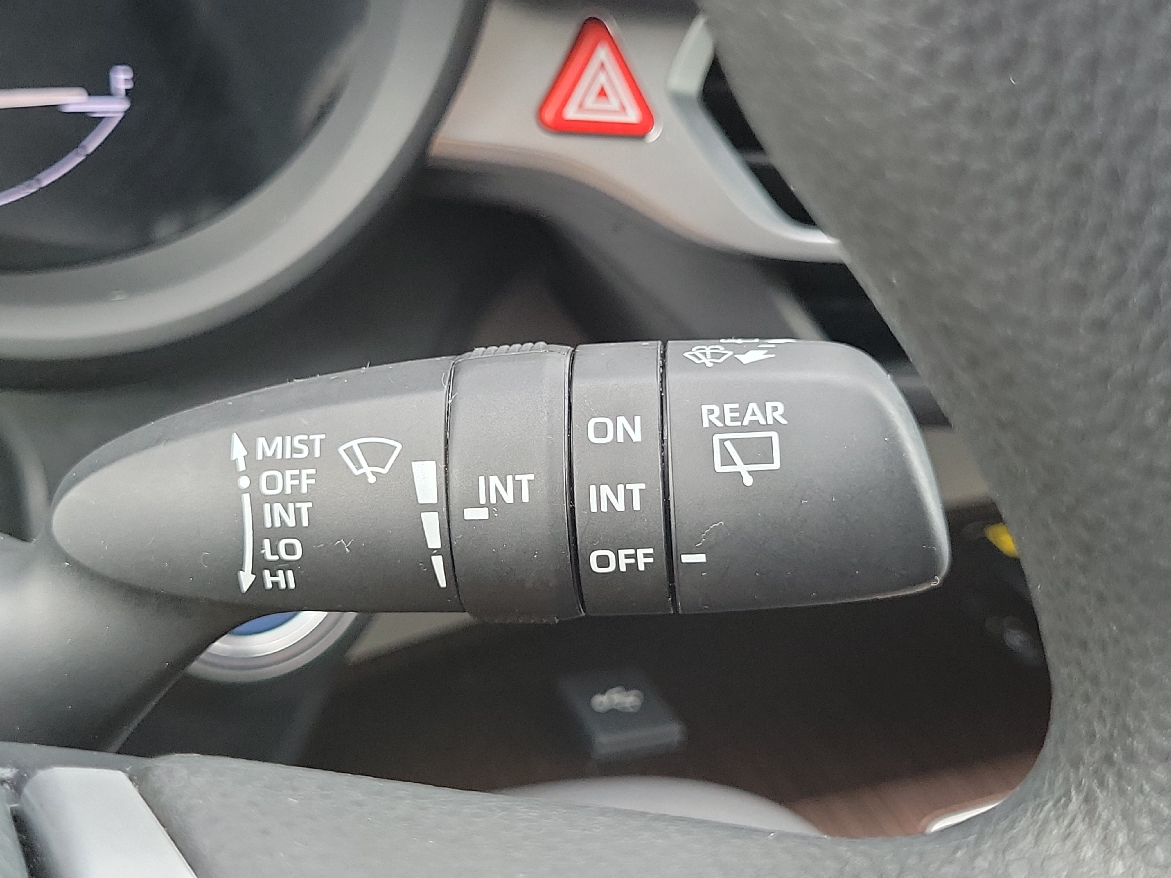 Used 2021 Toyota Sienna LE w/ LE Plus Package FWD image 28