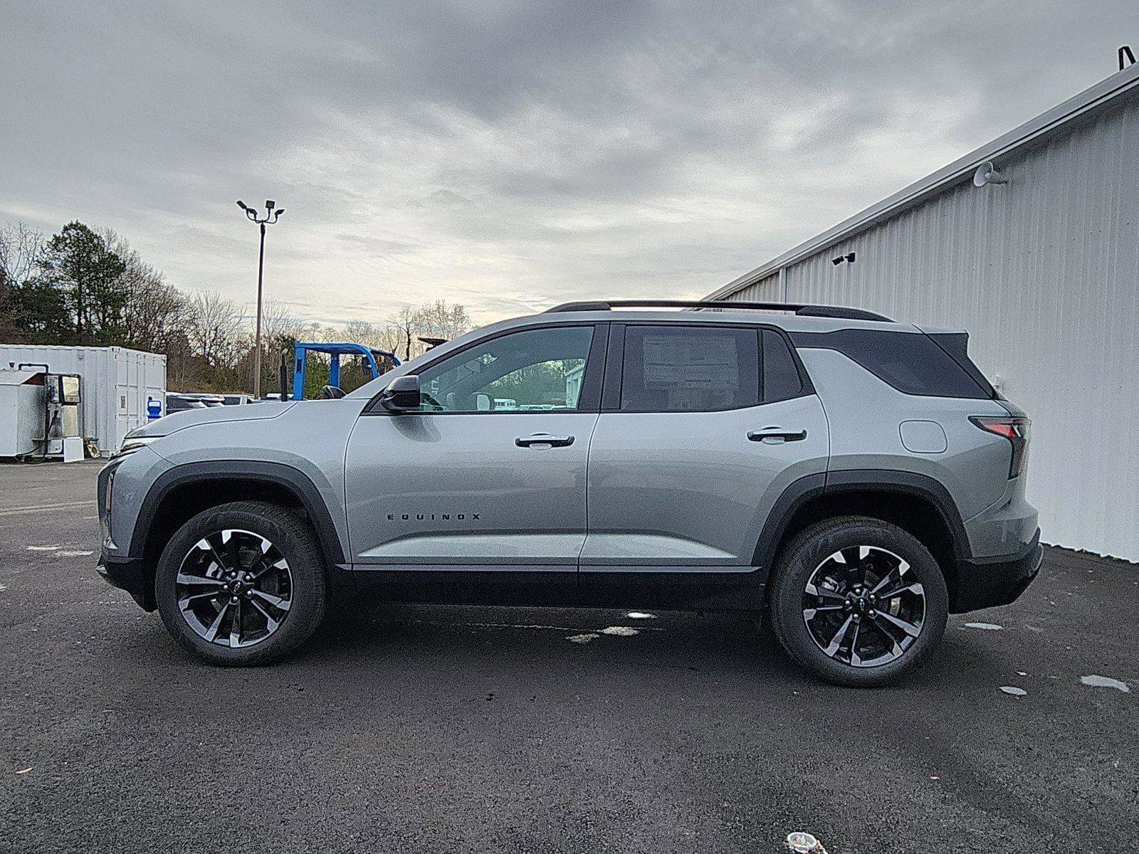 New 2026 Chevrolet Equinox RS image 2