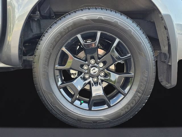 Certified 2021 Nissan Frontier SV w/ Midnight Edition Floor Mats AWD/4WD image 11