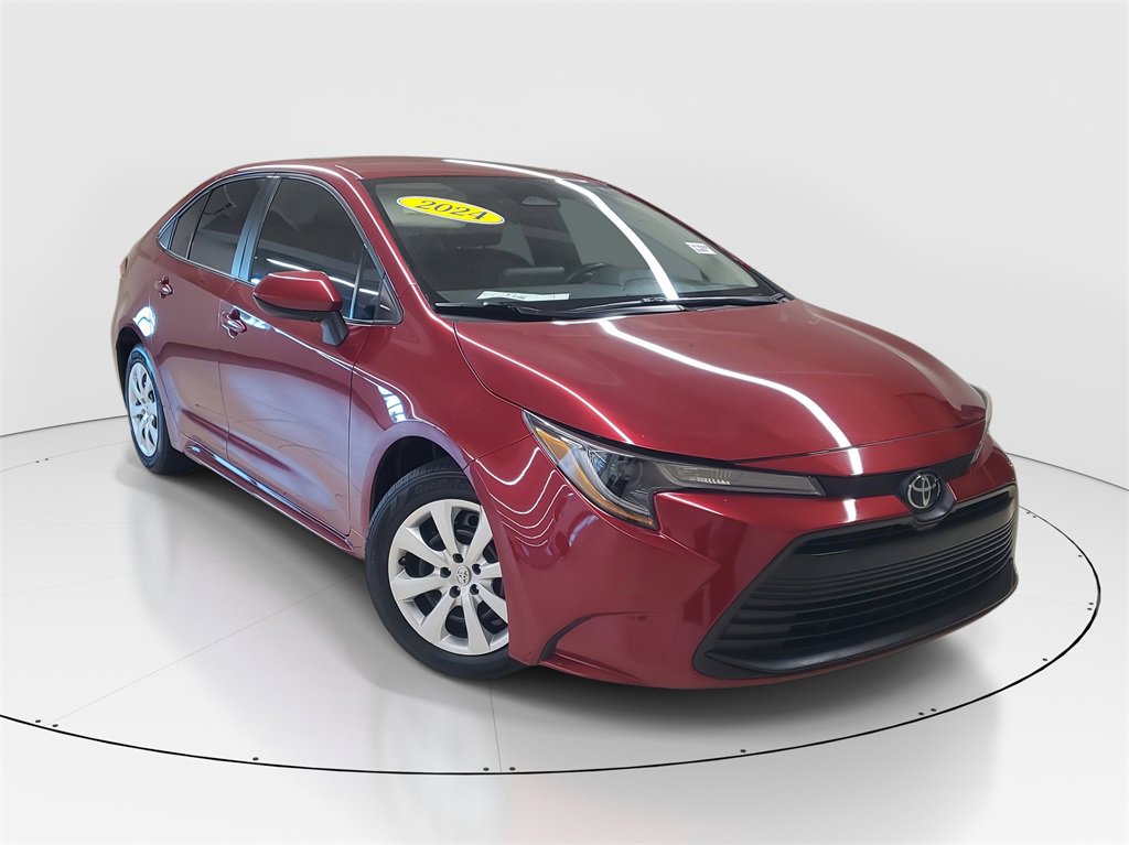 Used 2024 Toyota Corolla LE image 2