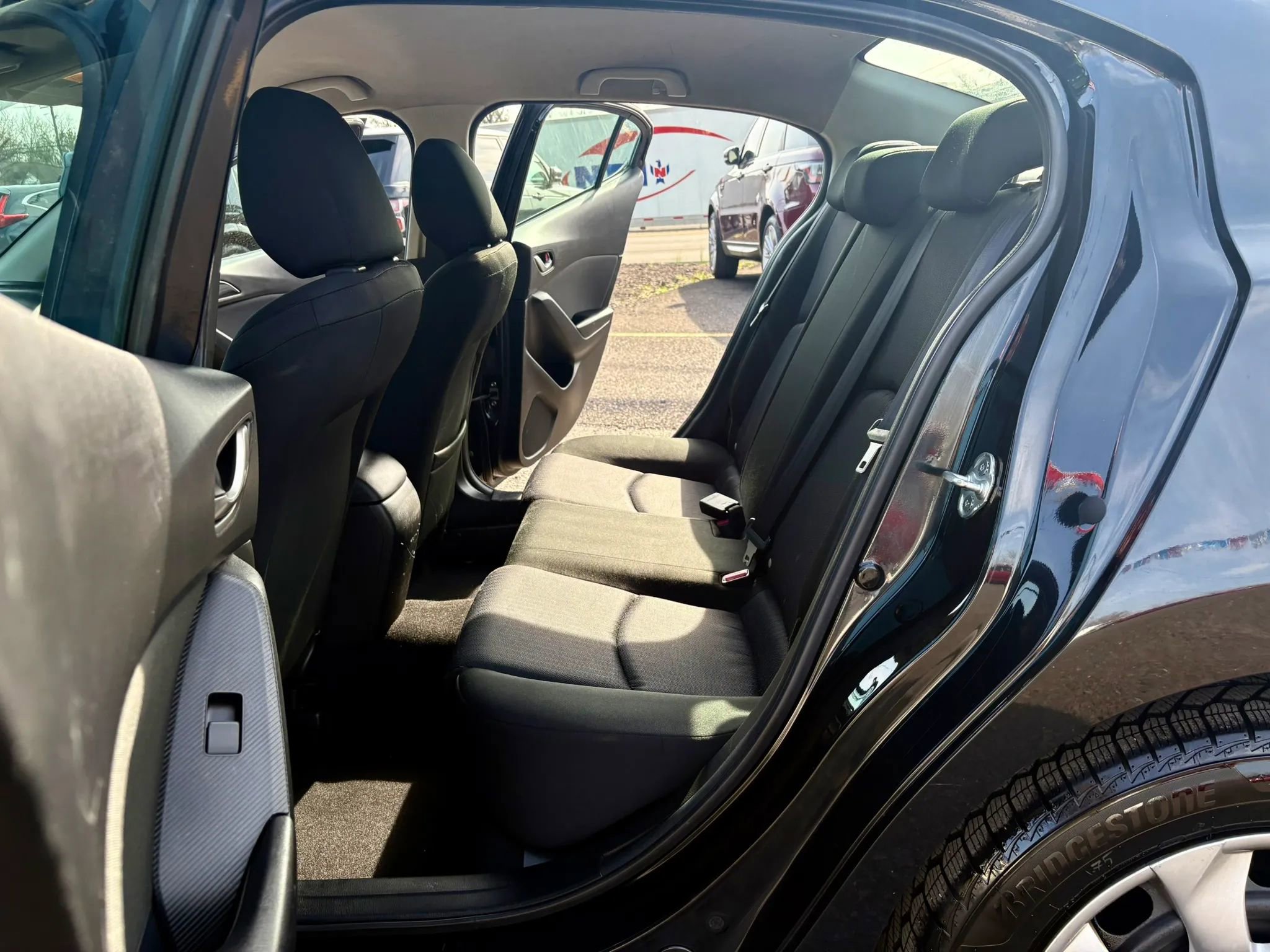 Used 2014 MAZDA MAZDA3 i Sport image 18