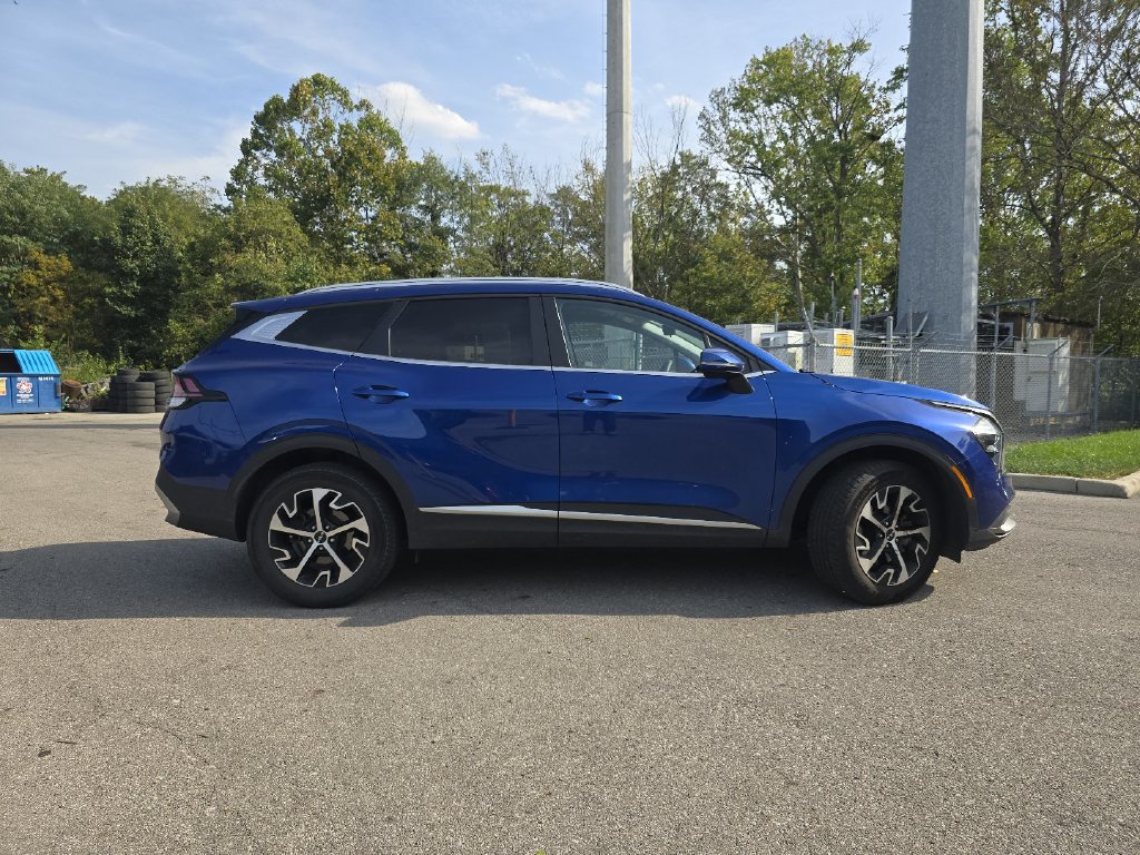 Used 2023 Kia Sportage EX AWD/4WD image 17