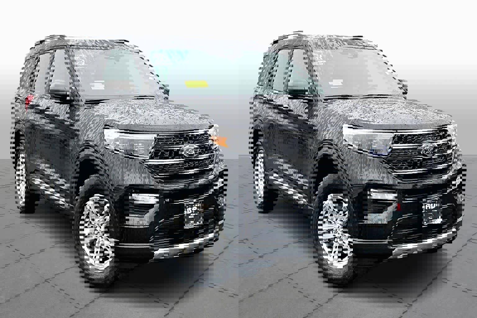 Used 2020 Ford Explorer XLT w/ Equipment Group 202A image 3