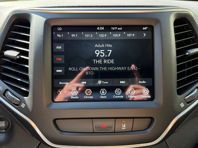 Used 2022 Jeep Cherokee Latitude Lux w/ Sun & Sound Group image 21