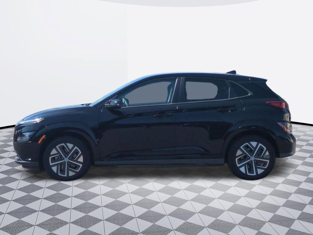 Certified 2023 Hyundai Kona SE w/ Cargo Package FWD image 3