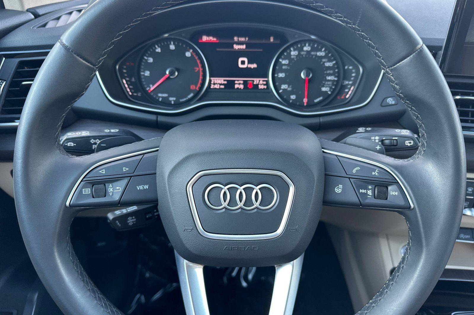 Used 2023 Audi Q5 Premium w/ Convenience Package image 23