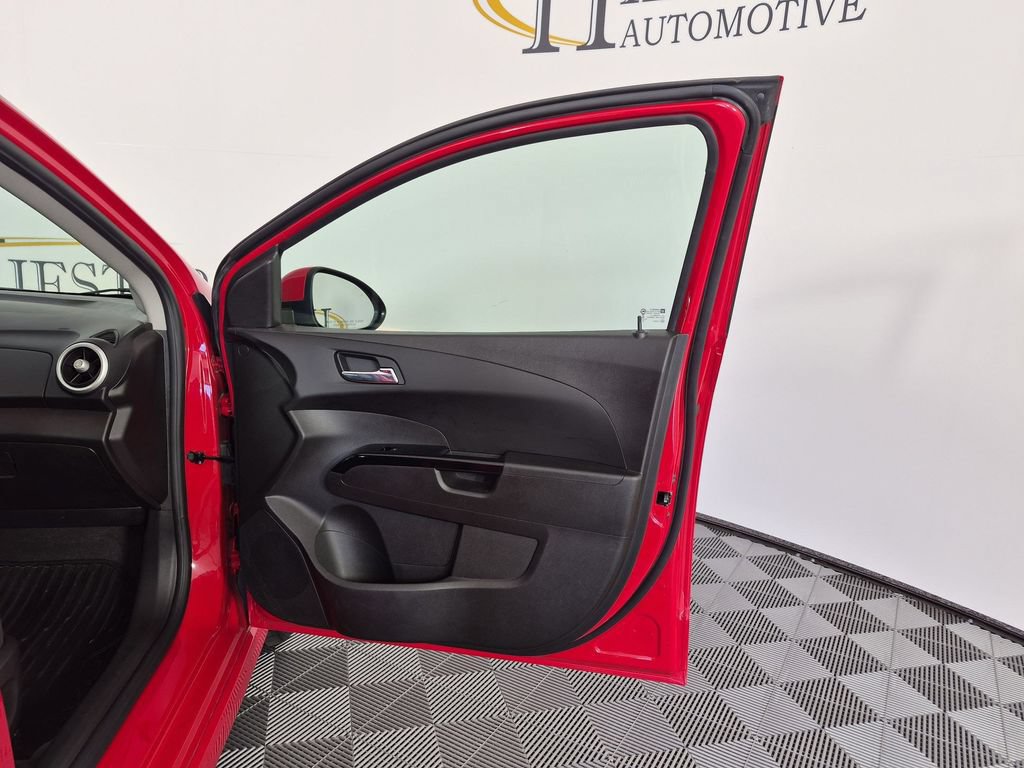 Certified 2020 Chevrolet Sonic LT w/ Convenience Package FWD image 36