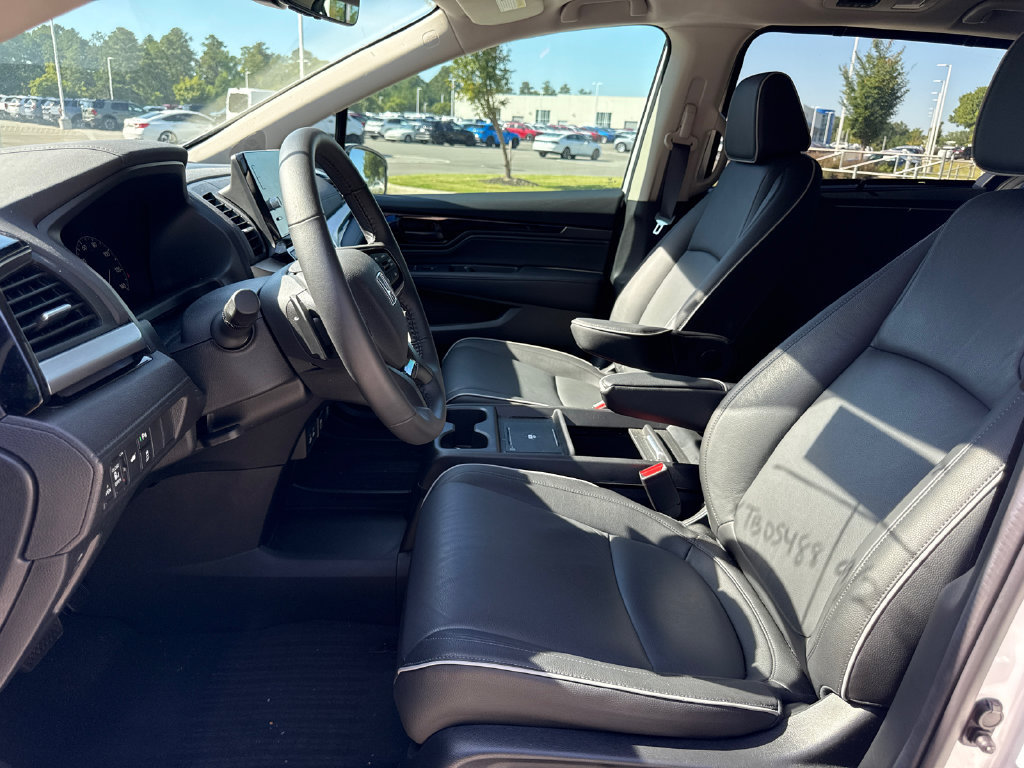 Certified 2026 Honda Odyssey Touring image 13