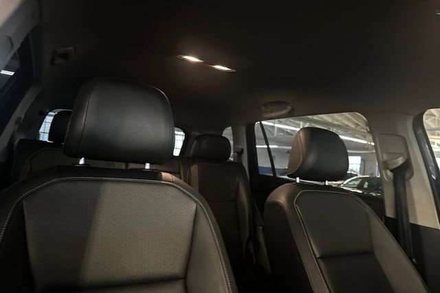 Used 2021 Volkswagen Tiguan SE image 21