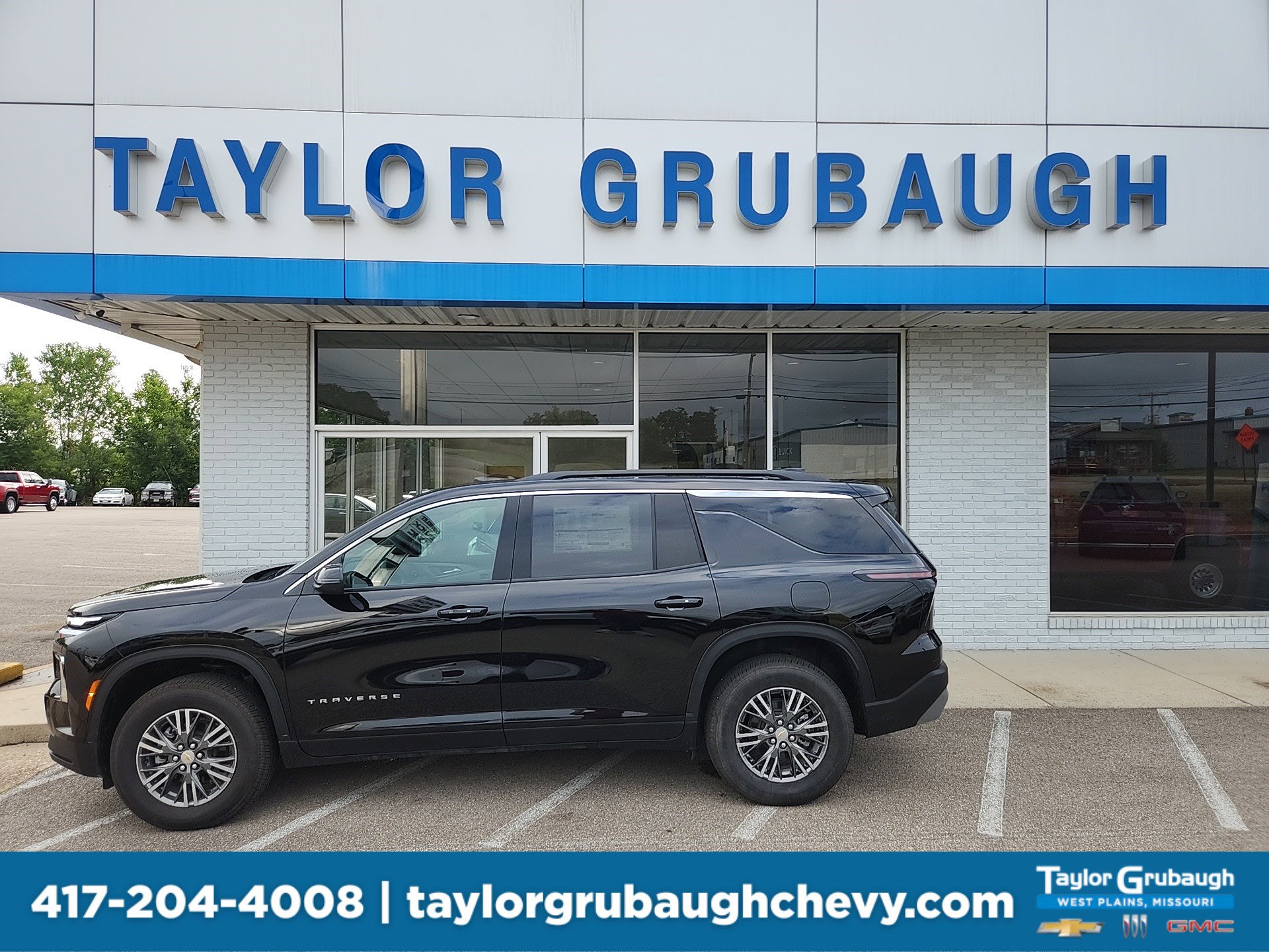 New 2025 Chevrolet Traverse LT w/ LPO, Cargo Package image 1