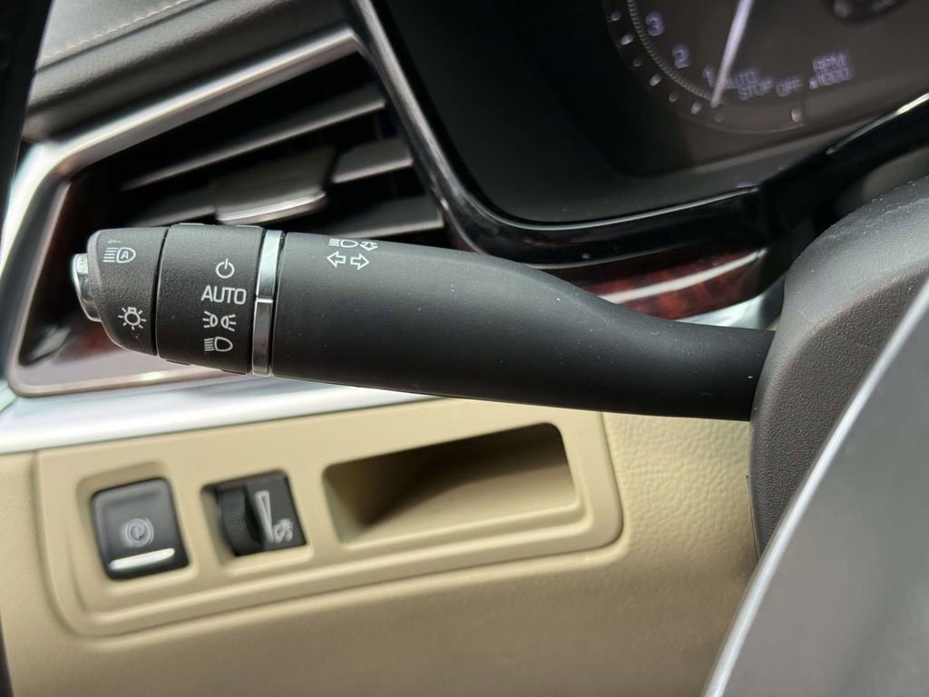 Used 2017 Cadillac XT5 Luxury w/ Driver Awareness Package image 30