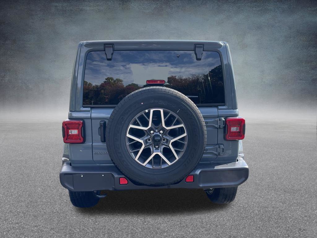 Used 2026 Jeep Wrangler Unlimited Sahara AWD/4WD image 8