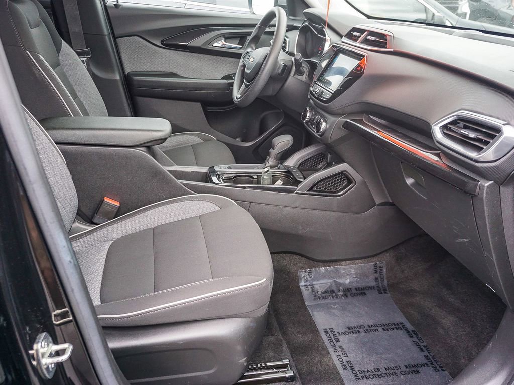Used 2022 Chevrolet TrailBlazer LT w/ Convenience Package image 12