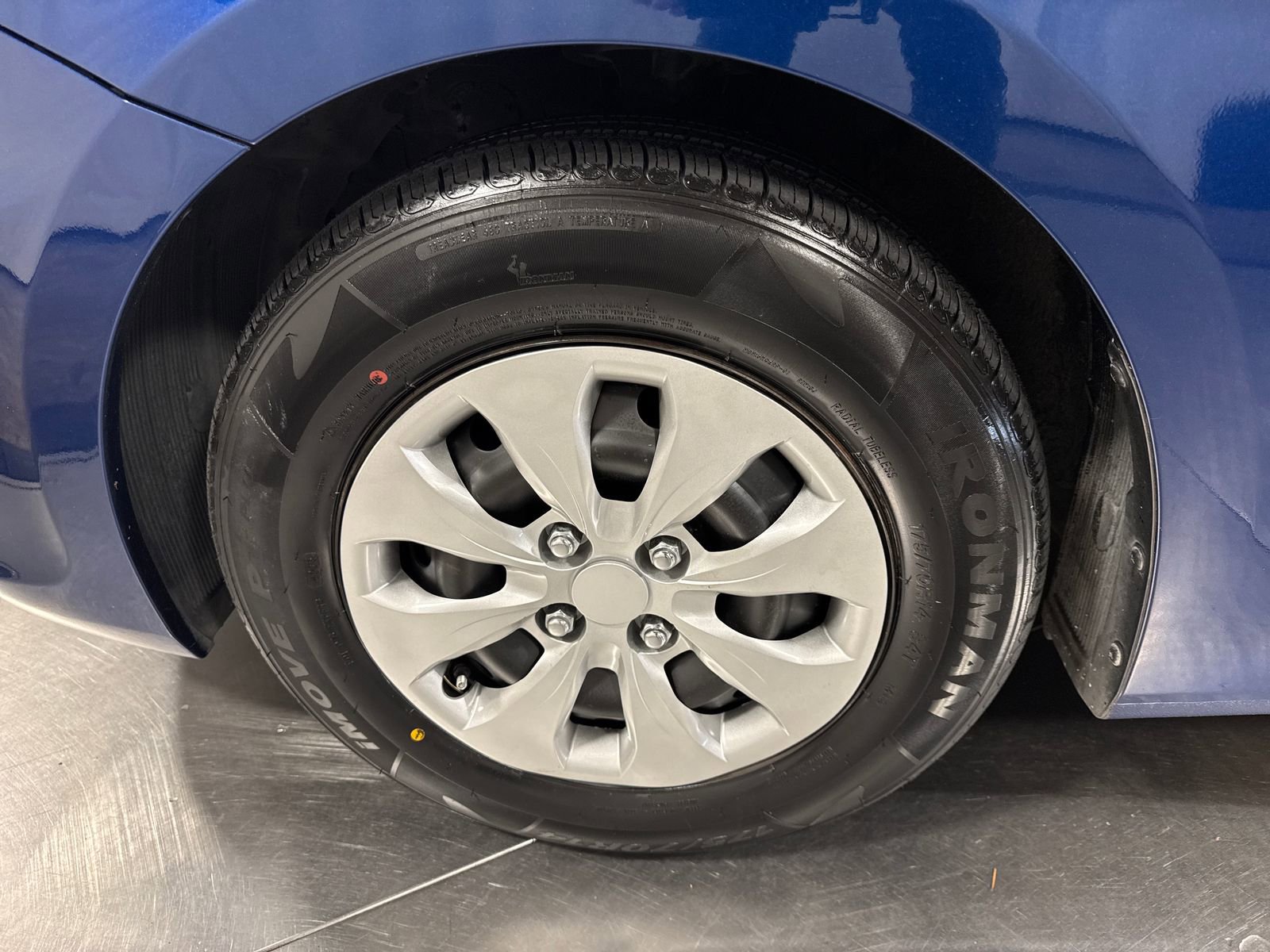 Used 2016 Hyundai Accent SE FWD image 2