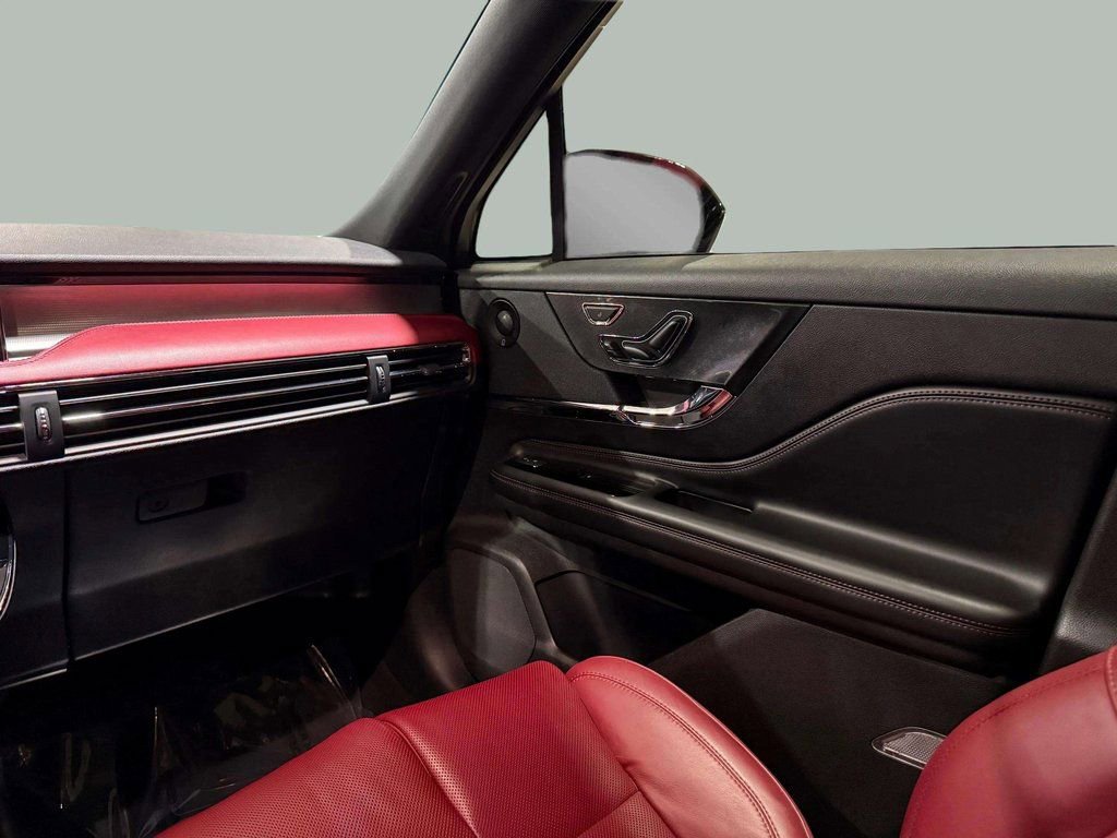 Certified 2023 Lincoln Corsair Reserve w/ Equipment Group 202A image 23