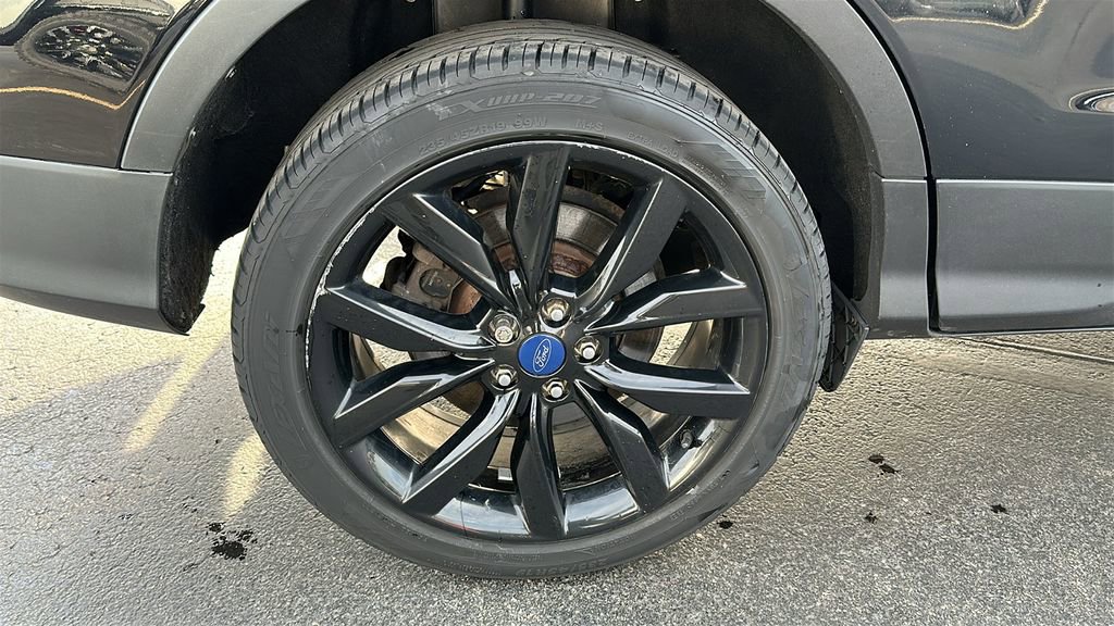 Used 2018 Ford Escape SE w/ SE Sport Appearance Package image 9