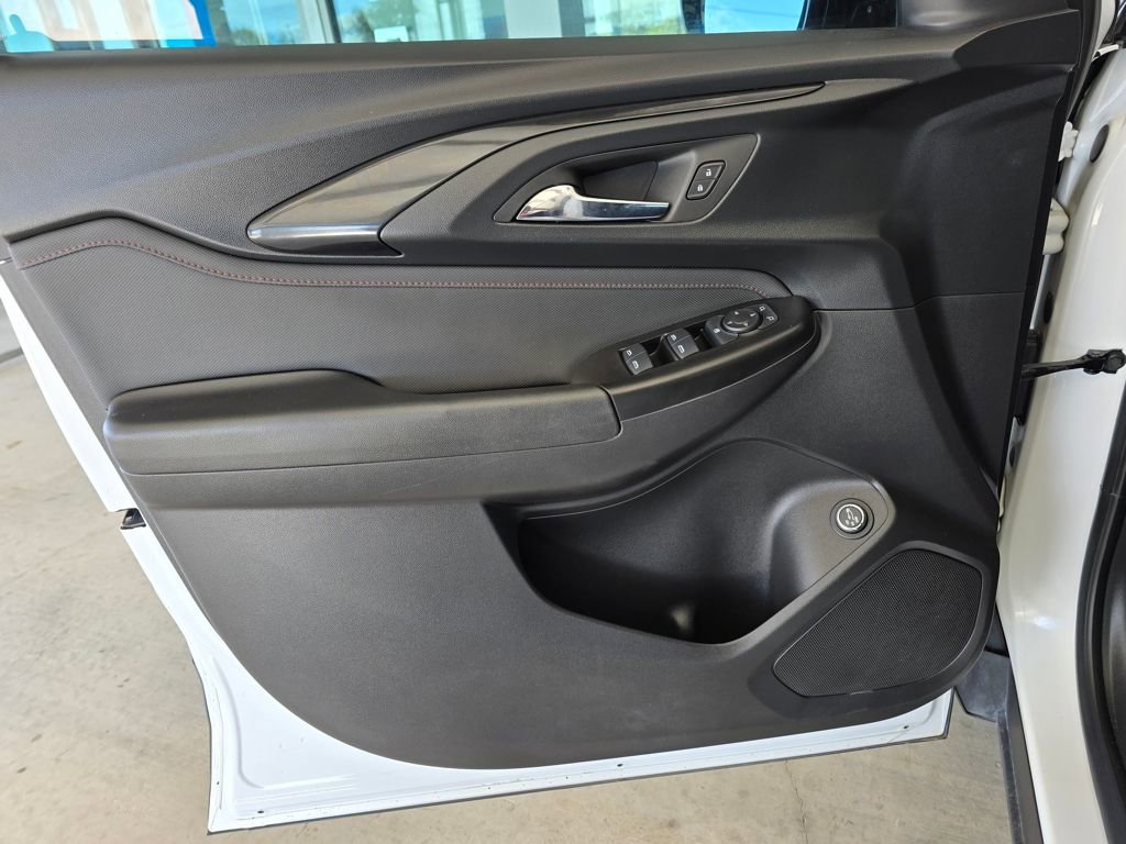 Used 2023 Chevrolet TrailBlazer RS w/ Sun and Liftgate Package image 13