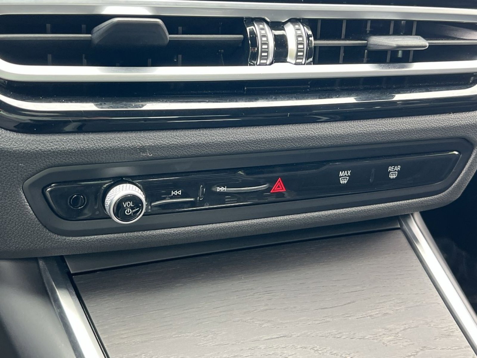 Used 2023 BMW 330i xDrive Sedan w/ Driving Assistance Package image 19