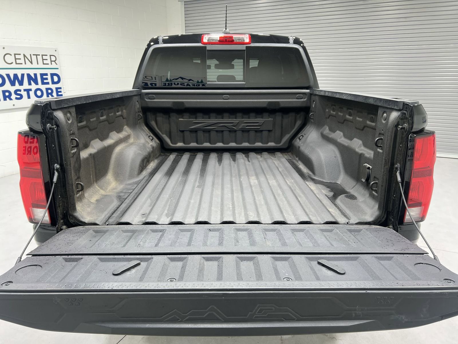 Used 2024 Chevrolet Colorado ZR2 w/ ZR2 Convenience Package III image 24