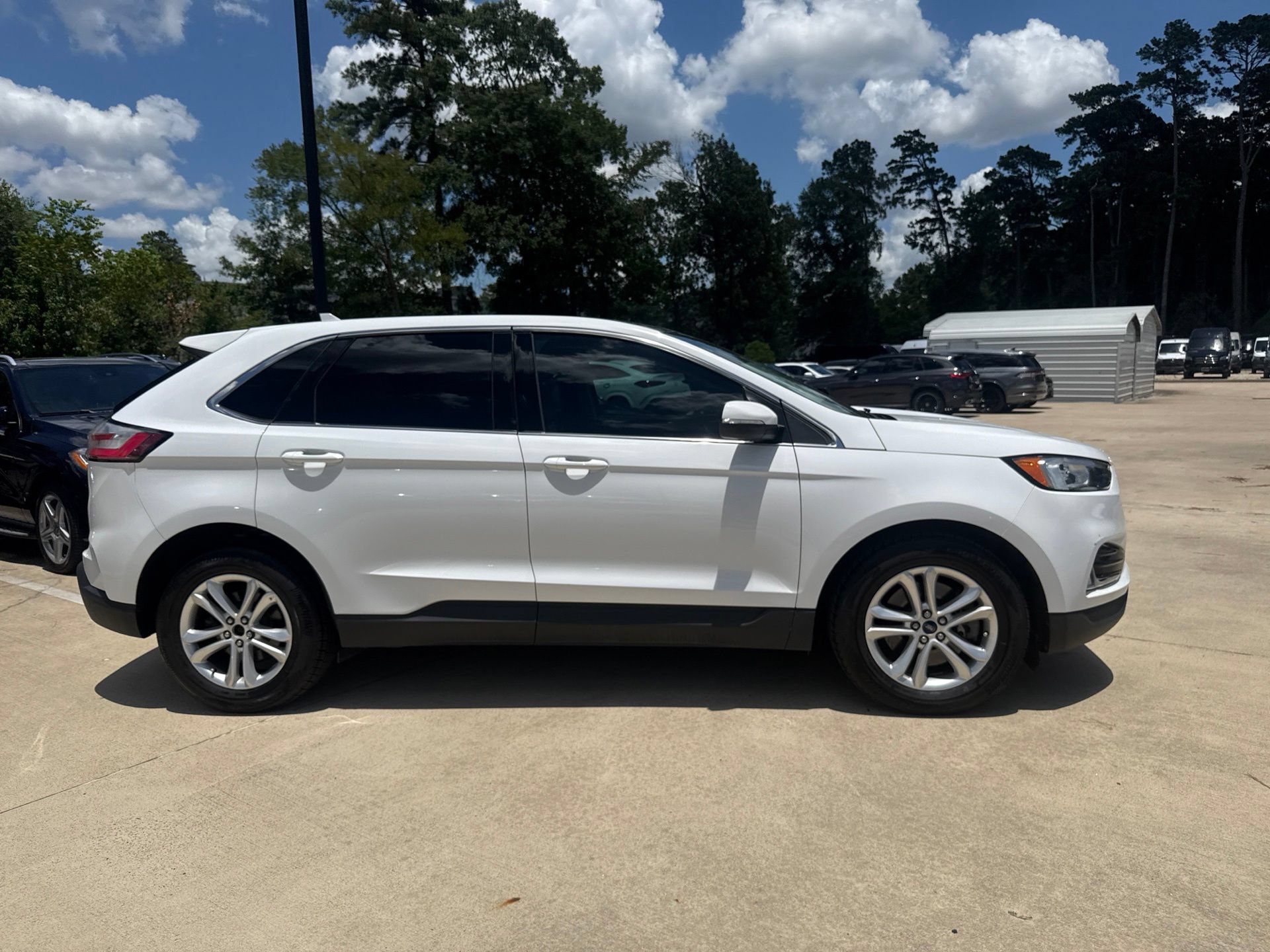 Used 2019 Ford Edge SEL w/ Equipment Group 201A AWD/4WD image 3