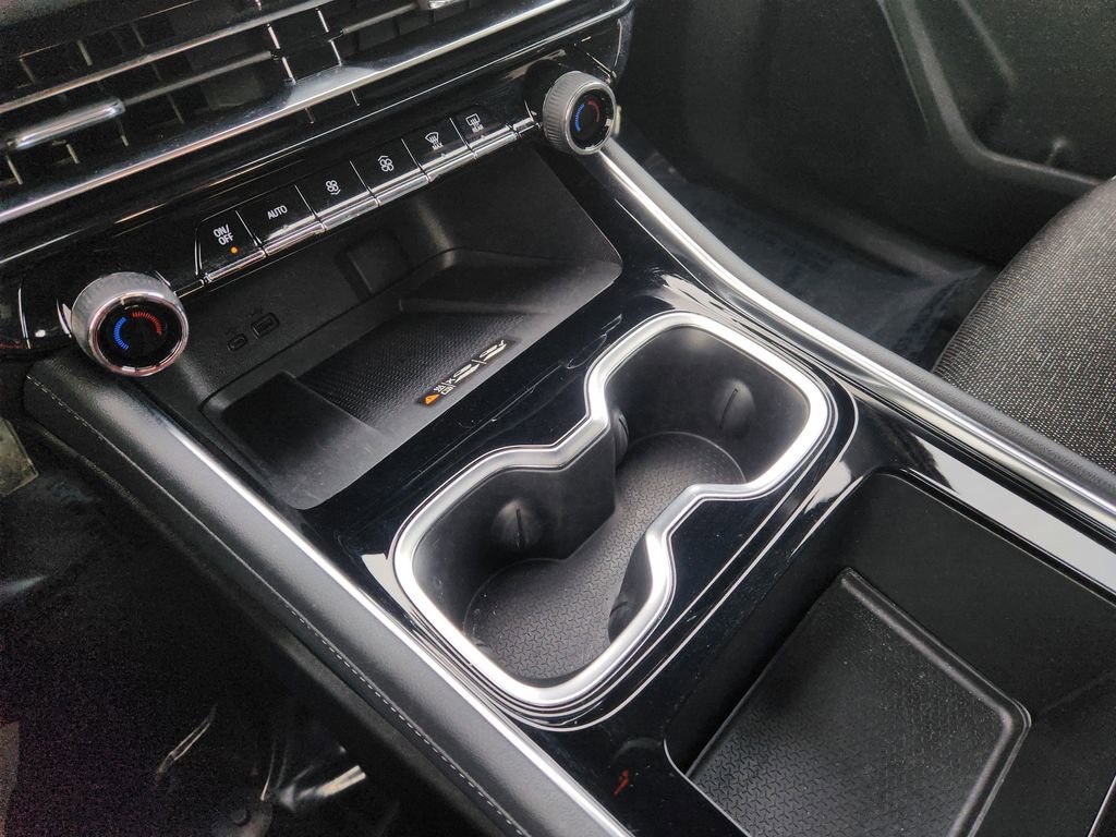 Used 2025 Chevrolet Traverse LT image 20