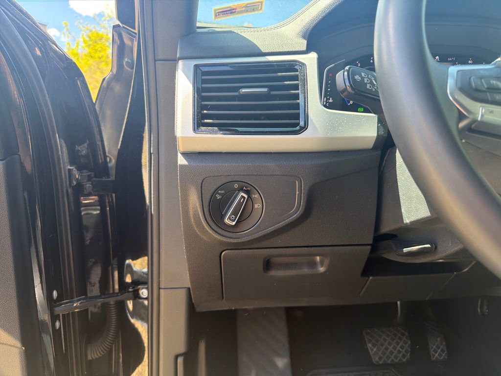 Used 2022 Volkswagen Atlas Cross Sport SEL image 13