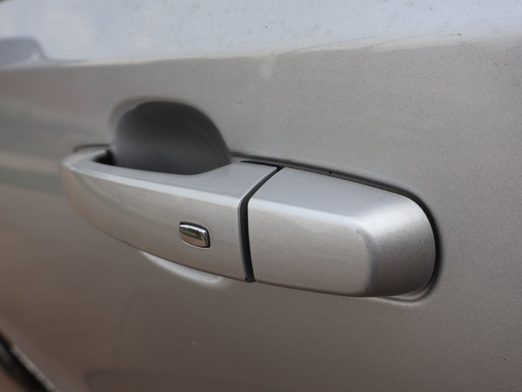 Used 2018 GMC Terrain SLE w/ Driver Convenience Package FWD image 15