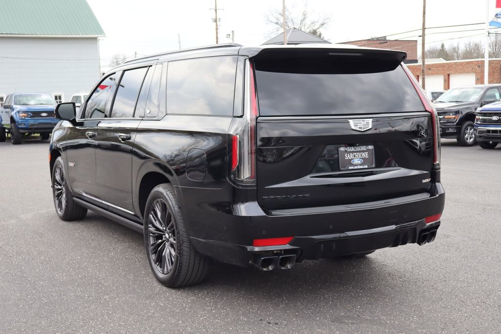 Used 2024 Cadillac Escalade ESV V w/ LPO, ONYX Package AWD/4WD image 22