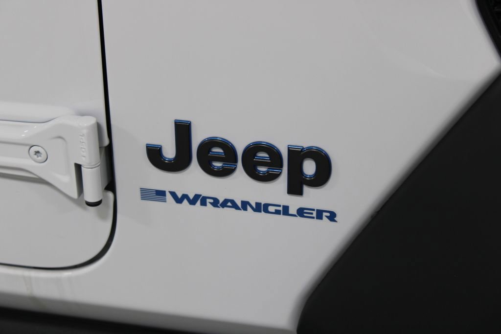 Used 2025 Jeep Wrangler Unlimited Rubicon 4xe w/ Convenience Group image 12