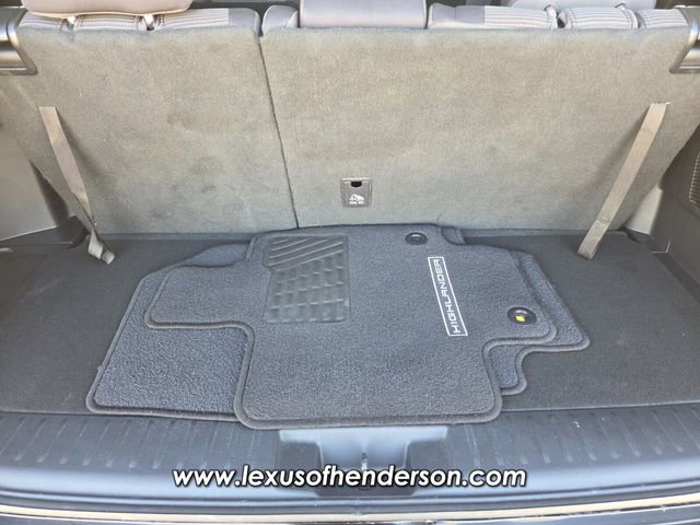 Used 2022 Toyota Highlander LE image 16