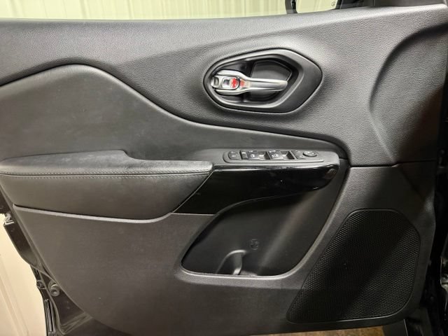 Used 2021 Jeep Cherokee Latitude Plus FWD image 12