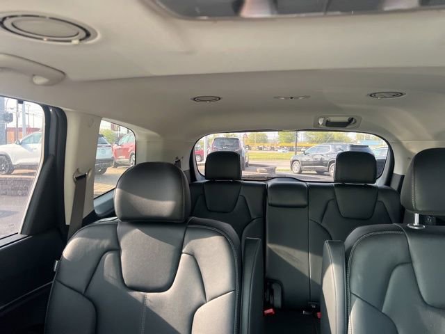 Used 2025 Kia Telluride EX w/ EX Captain's Chair Package AWD/4WD image 16