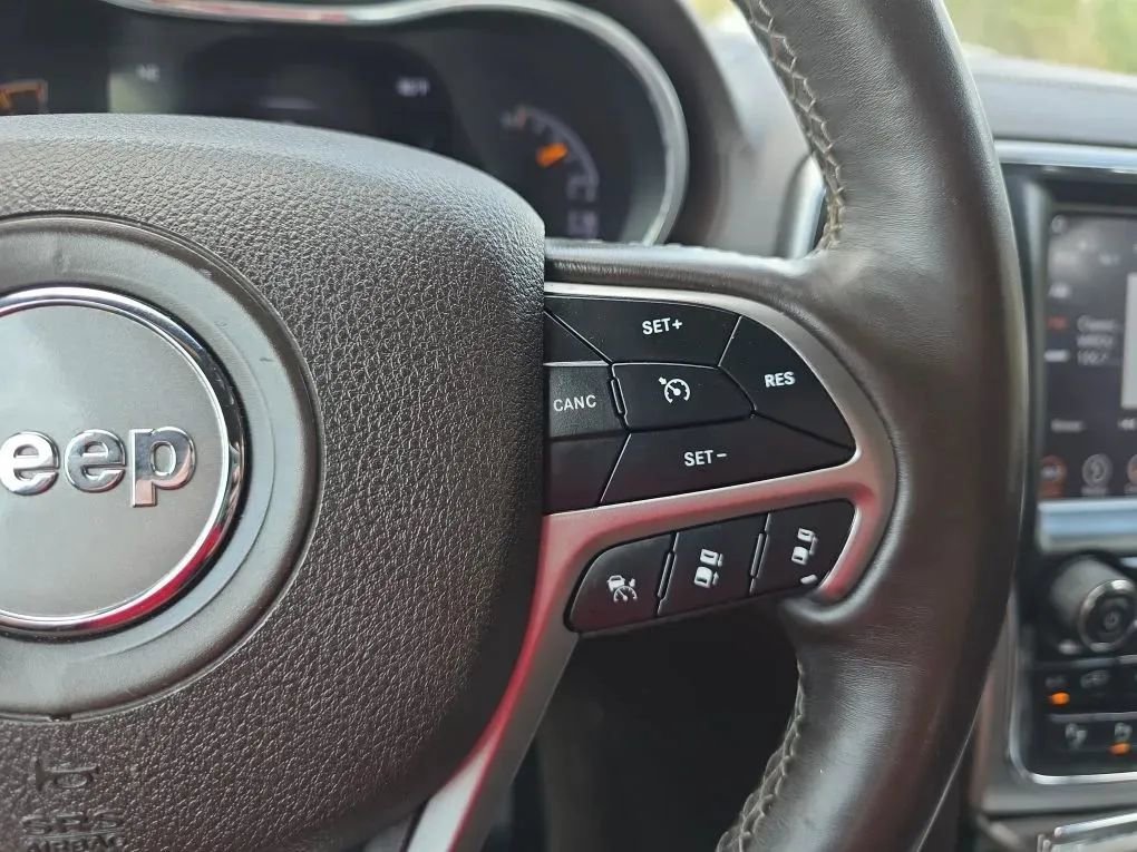 Used 2018 Jeep Grand Cherokee Overland image 23