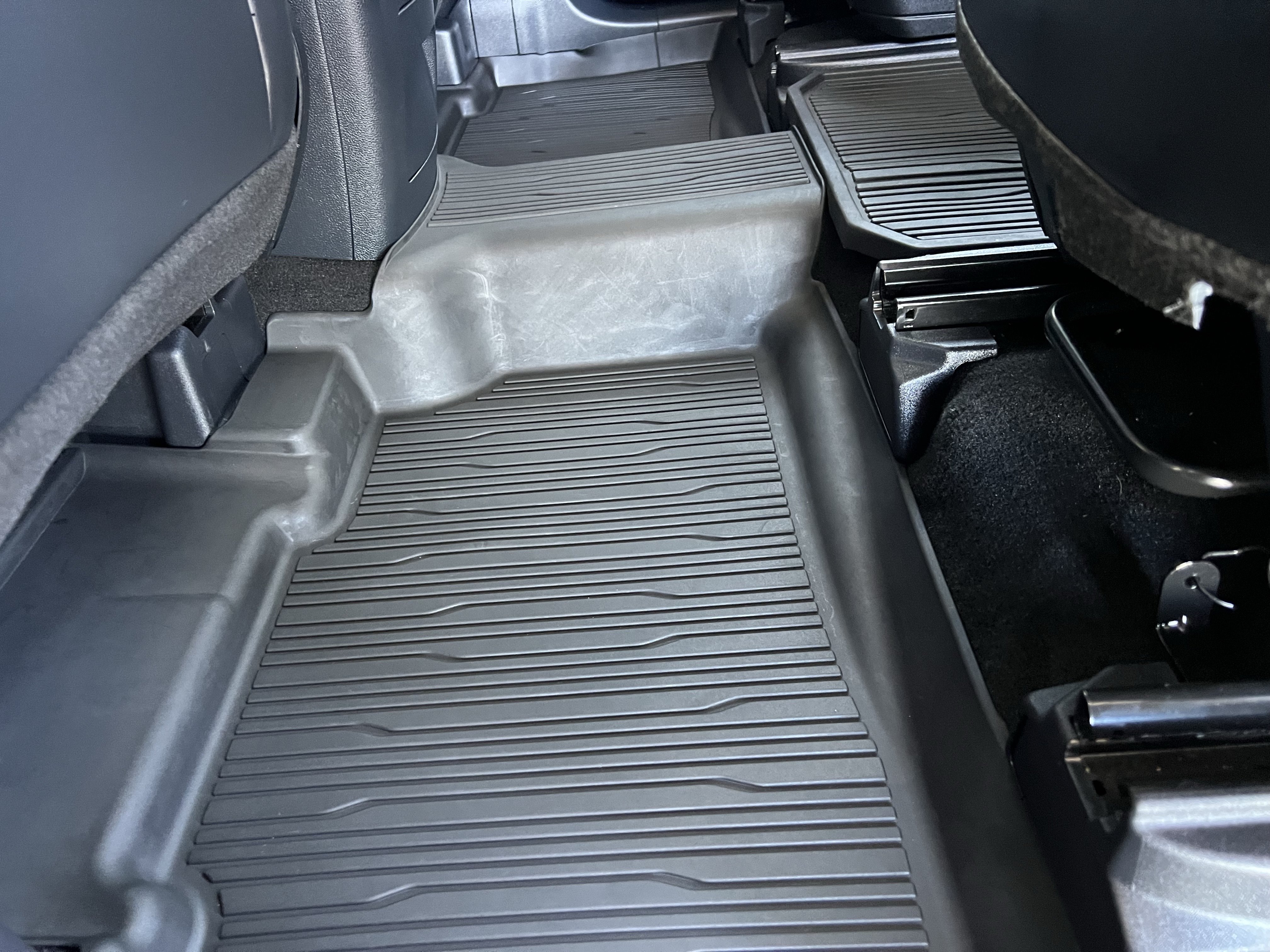 Used 2025 Ford Explorer ST AWD/4WD image 27