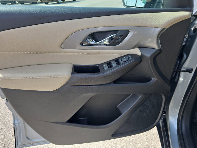 Used 2023 Chevrolet Traverse LS w/ Safety Package image 15